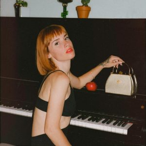 apple-design-executive-alan-dye-poached-by-meta-in-1764940308-1-300x300 Meta's Stunning Coup: Poaching Apple's Alan Dye